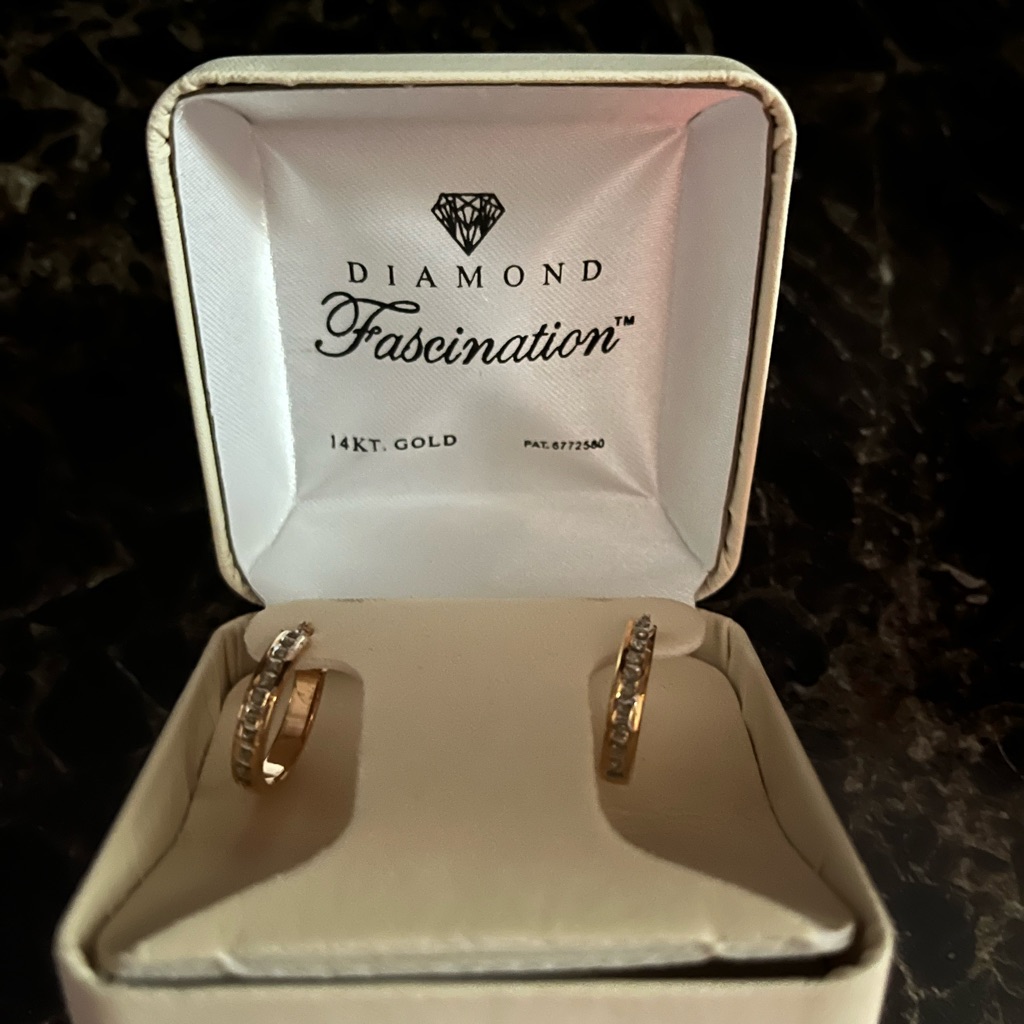 14k Hoop Diamond Earrings!